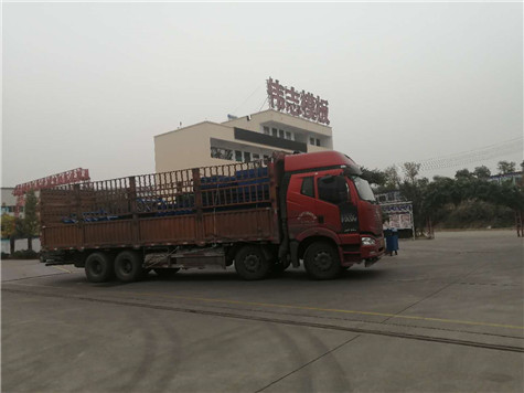 蓋梁鋼模板發(fā)往河南正陽(yáng)地區(qū)